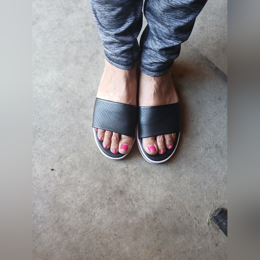 🌞🌸Summer Sale🌺🌼 Black Slide Sandals Mossimo Size 9